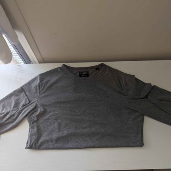 Cuts AO Long Sleeve Curve-Hem Tee (Mens Small) - Picture 3 of 5